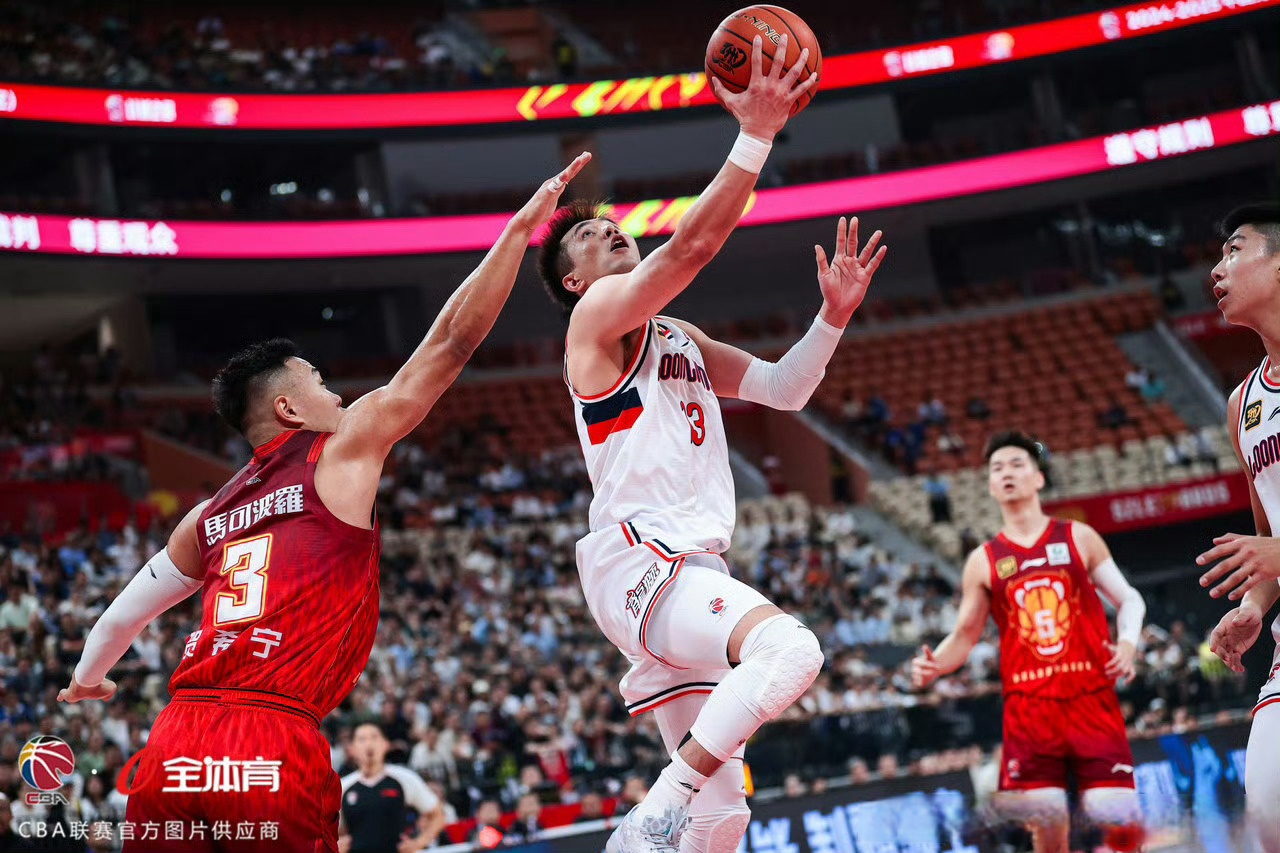 马刺轻取骑士，郭艾伦状态火热