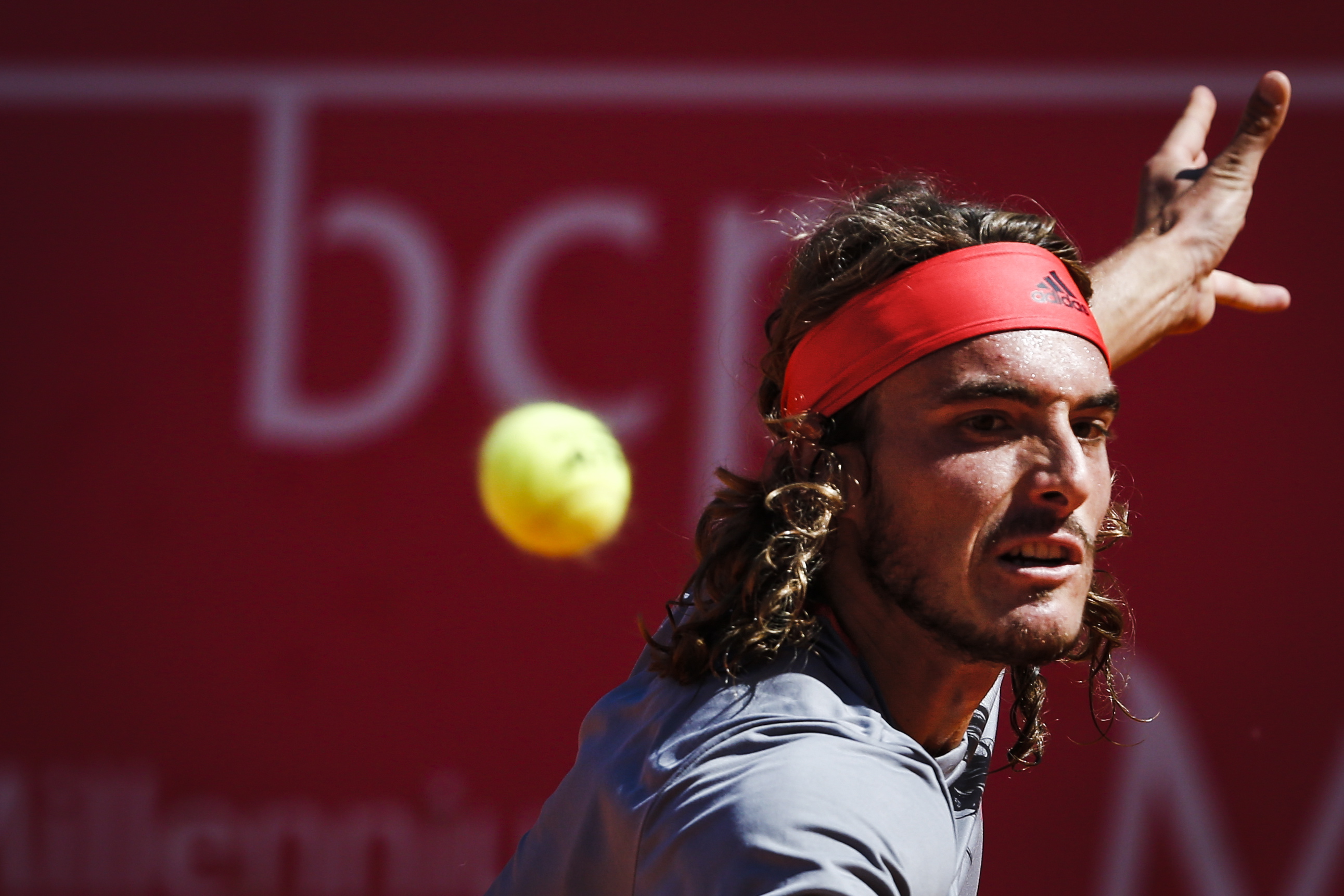 德国网球队横扫法国网球队，西西帕斯送出助攻