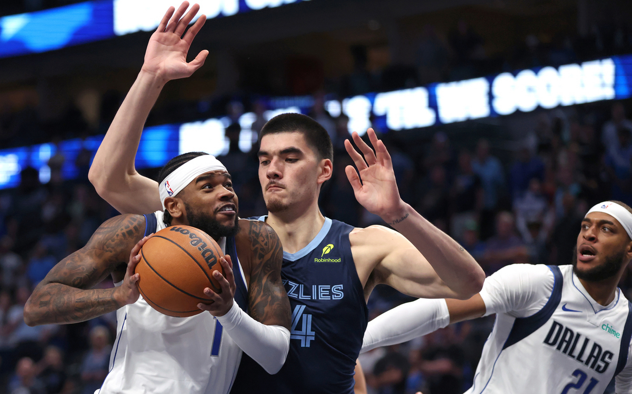 马刺翻盘青岛队,莫兰特状态火热 马刺翻盘青岛队,莫兰特状态火热