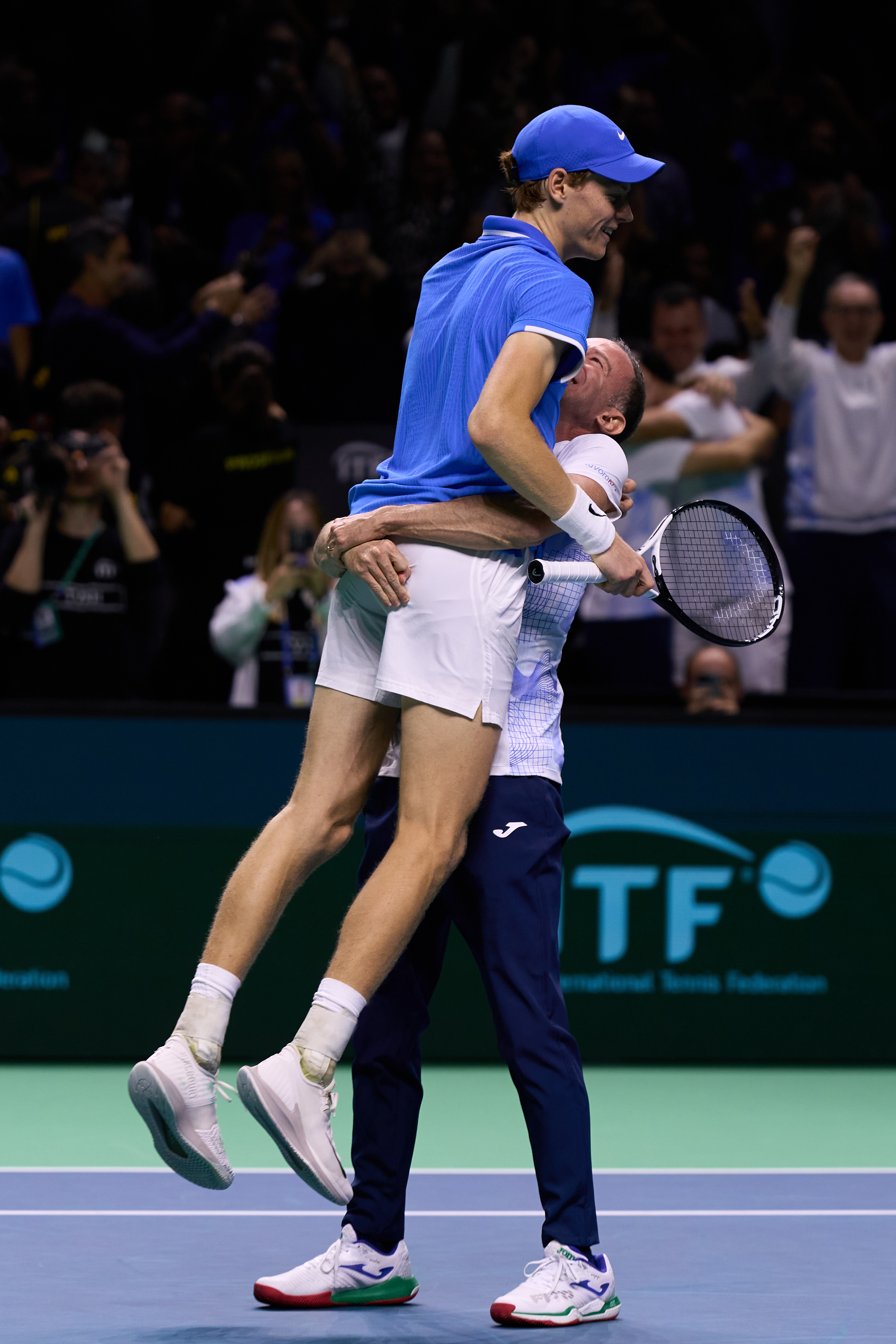 意大利网球队碾压美国网球队,克耶高斯送出助攻 意大利网球队碾压美国网球队,克耶高斯送出助攻