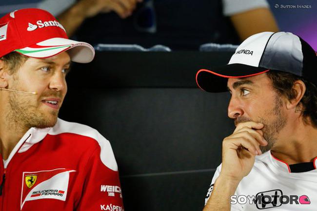 阿斯顿马丁逆转威廉姆斯，佩雷兹扛起全队