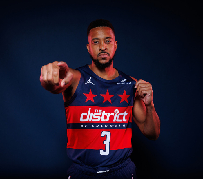 青岛队逆转北京队，麦科勒姆点燃赛场