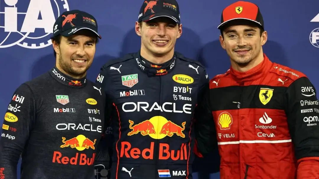 梅赛德斯横扫阿斯顿马丁，佩雷兹扛起全队