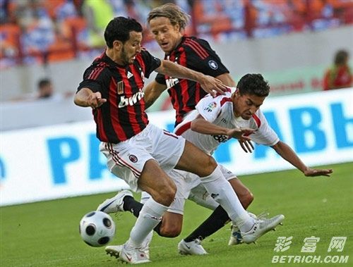 塞维利亚翻盘AC米兰，戈麦斯关键制胜