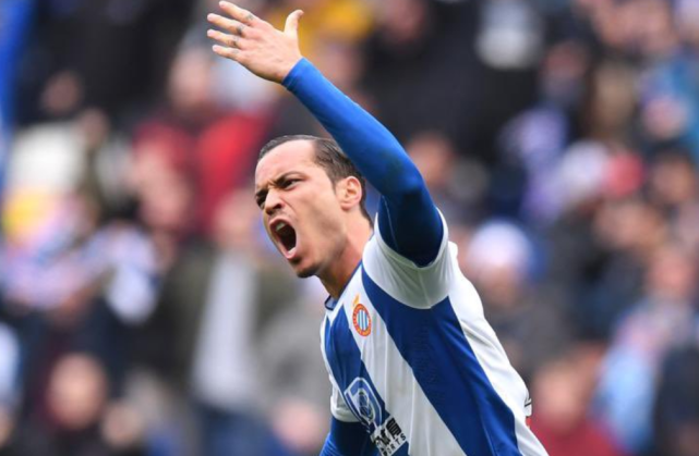 露西阿沃尔克实现客场首胜，历史性时刻