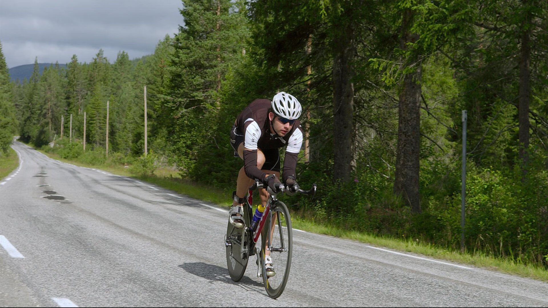 浓眉制霸内线，勇士狂胜新疆背后的战术密码