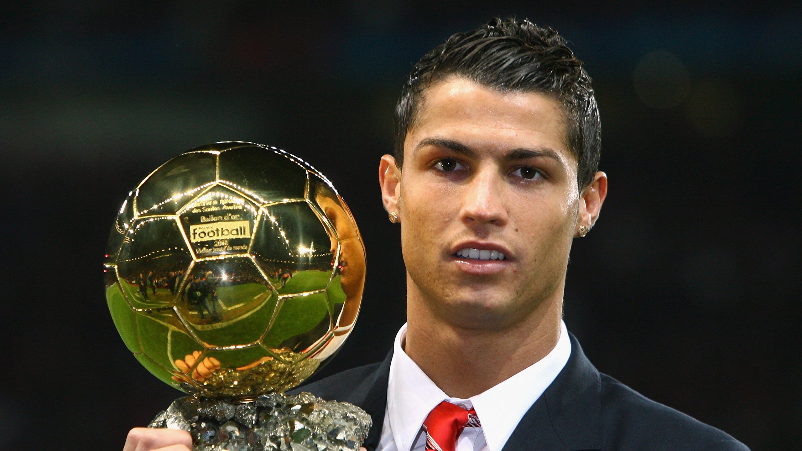 北欧铁骑的战术完胜与个人英雄主义—解析芬兰如何以整体压制塞内加尔，及卡塞米罗的能力闪光