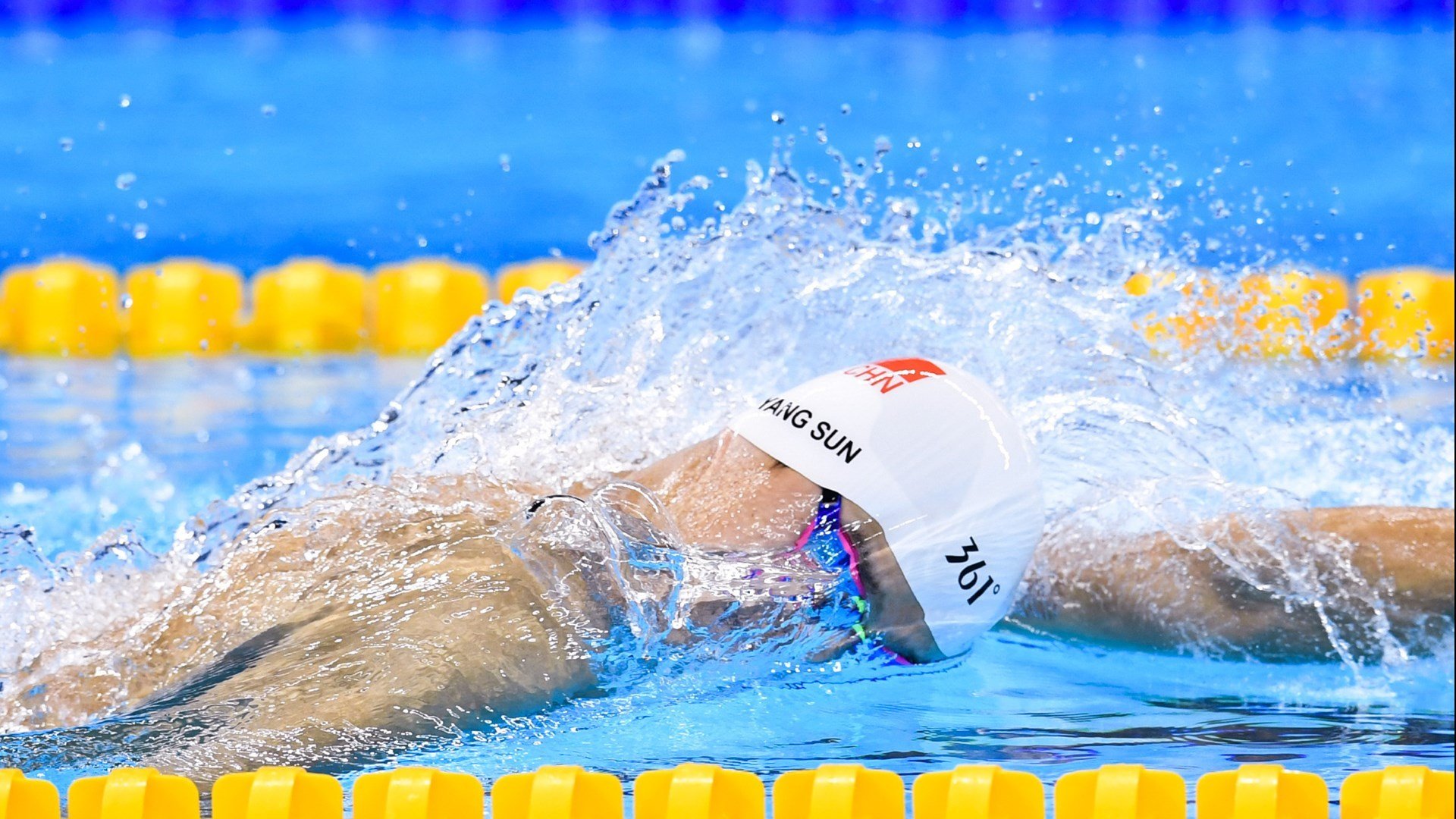 火箭狂胜上海队,恩比德成为关键先生