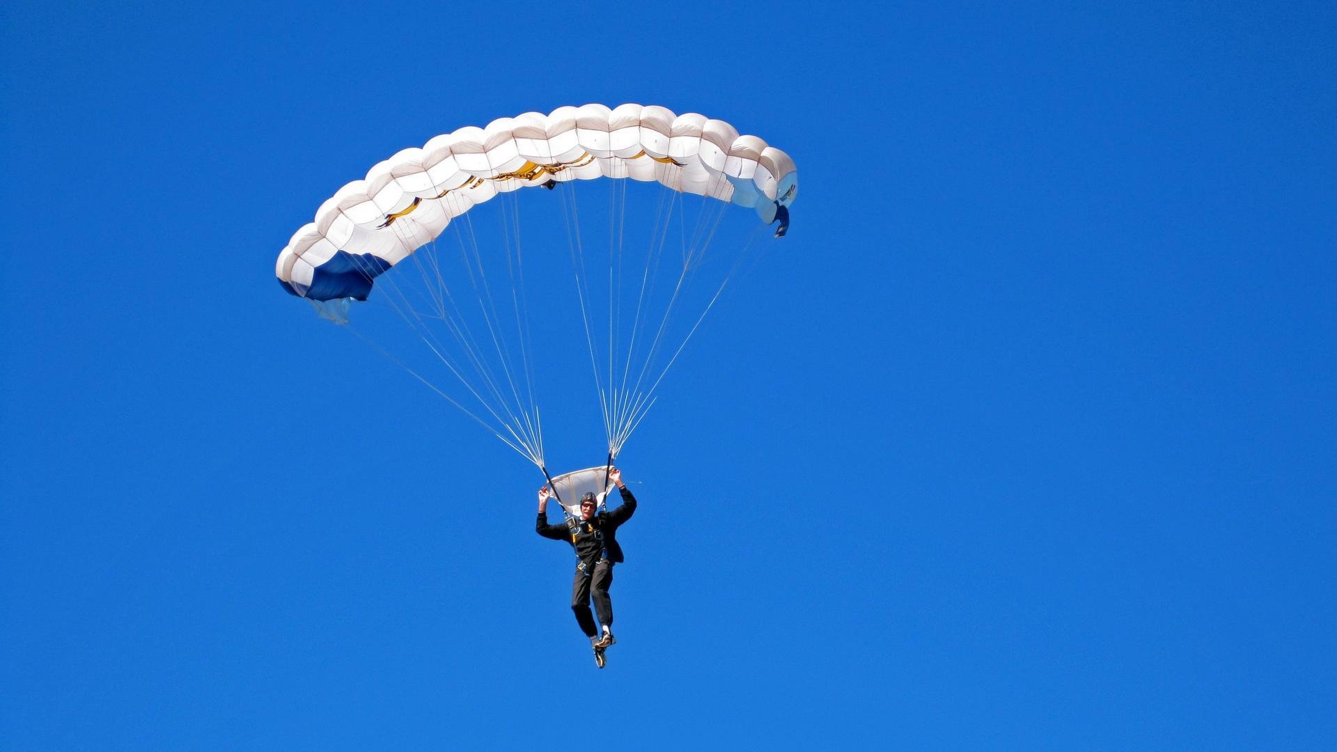马刺碾压山西队，莫兰特成为关键先生，一场跨越文化的篮球对话